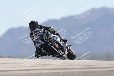 media/Oct-13-2025-Moto Forza (Mon) [[a66d839500]]/3-B Group/Session 4 (Turn 9)/